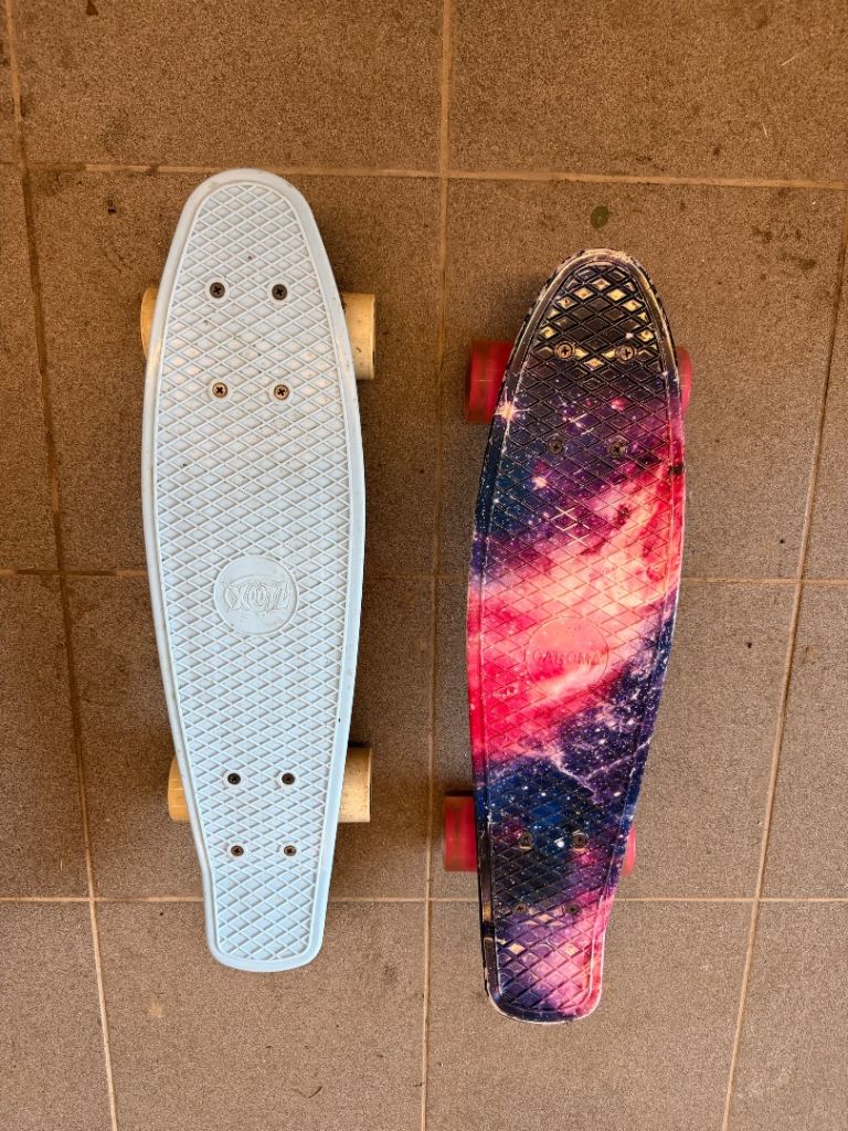 2 x mini skateboards 