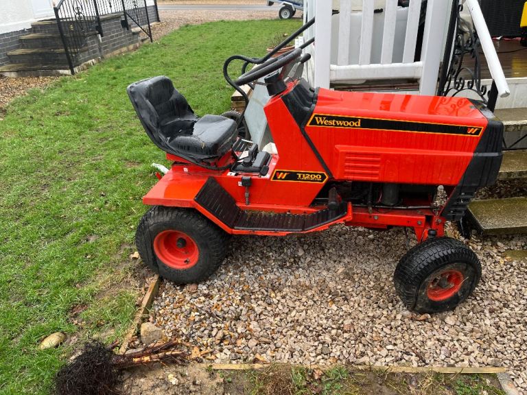 Ride on lawn mower, Westwood TI200