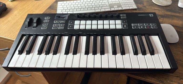 Notation 37-Key Electric Keyboard – Good Condition