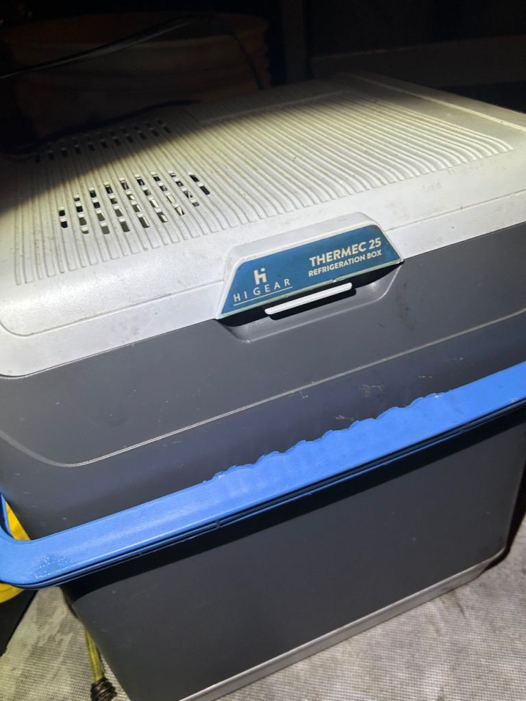 Hardly used cool box 