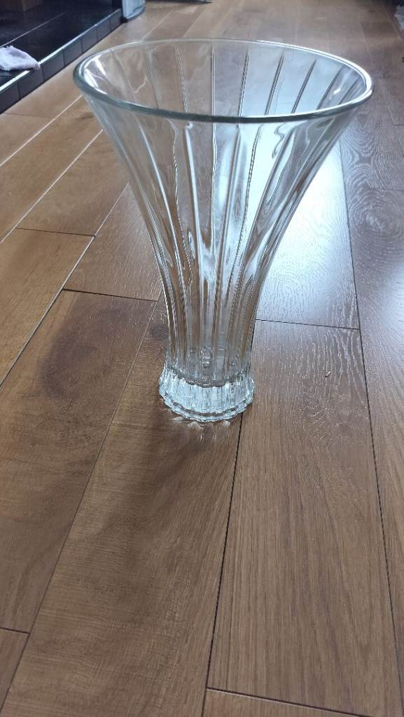 Free Glass flower vase 