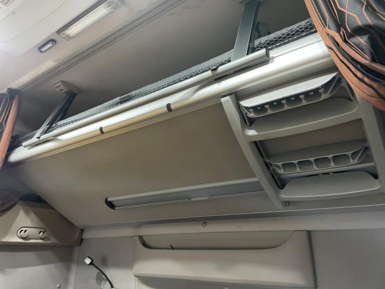 DAF XF106 480 SUPER SPACE CAB *EURO 6* 6X2 TRACTOR UNIT - 2018 - WK68 AYZ