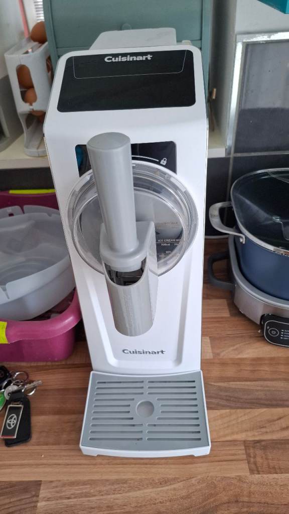 Cuisinart Soft Serve ice cream & Slushie Maker - Built-in Chiller