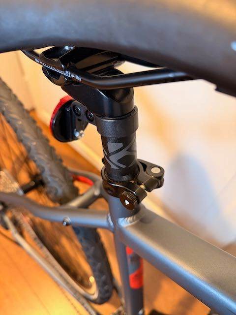 AS NEW-Carrera Crossfire 3 Mens Hybrid Bike (2x9 Shimano Altus) Dark Grey Medium Frame