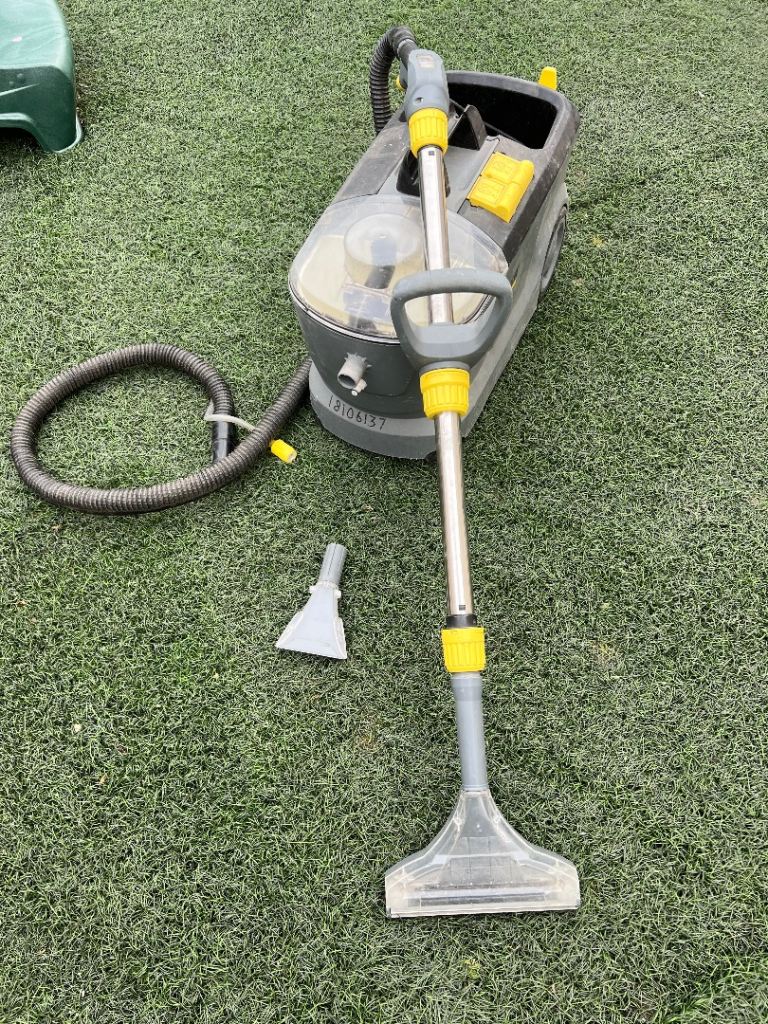 Karcher Puzzi 10/1 carpet cleaner 240v 