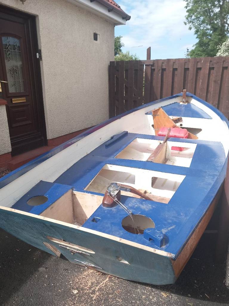 5m sailing boat, in need of some TLC