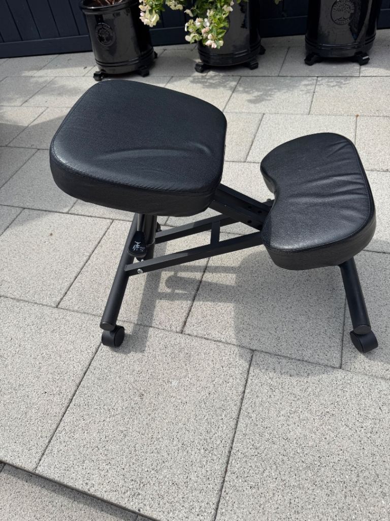 Black Ergonomic Kneeling Office Chair – Good Condition