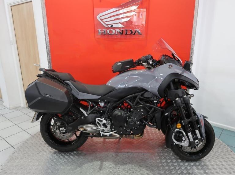 2021 '71' Yamaha Niken GT