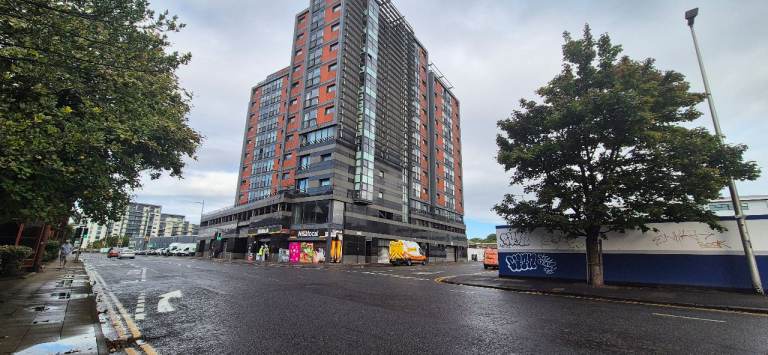 Two Bedroom Flat - Lancefield Quay