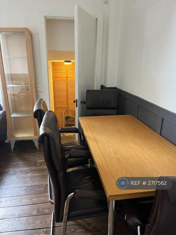 8 bedroom house in Howieshill Road, Cambuslang, Glasgow, G72 (8 bed) (#2717562)