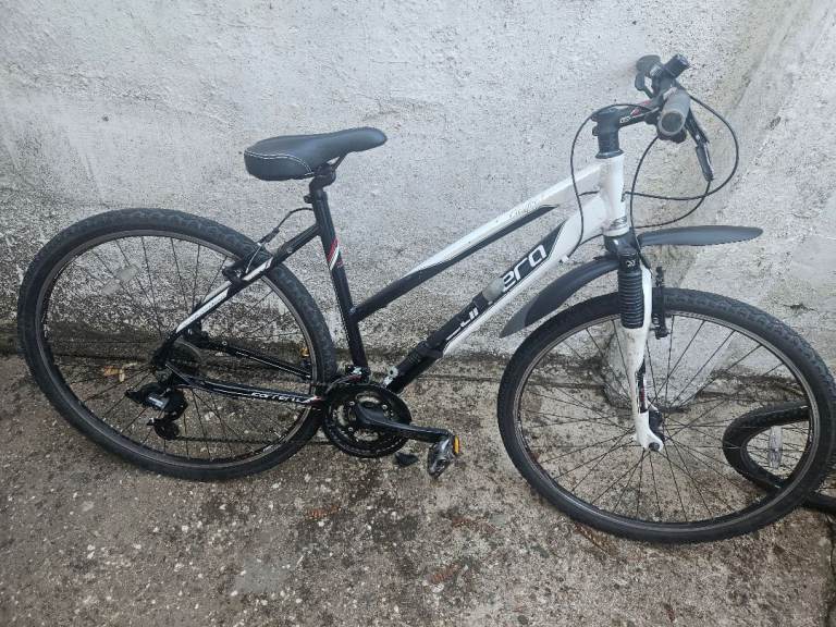 Carrera Crossfire 1 Hybrid Bike – Lightweight & Fast – Great Condition