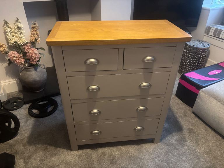 image for Chest of drawers (2 available)