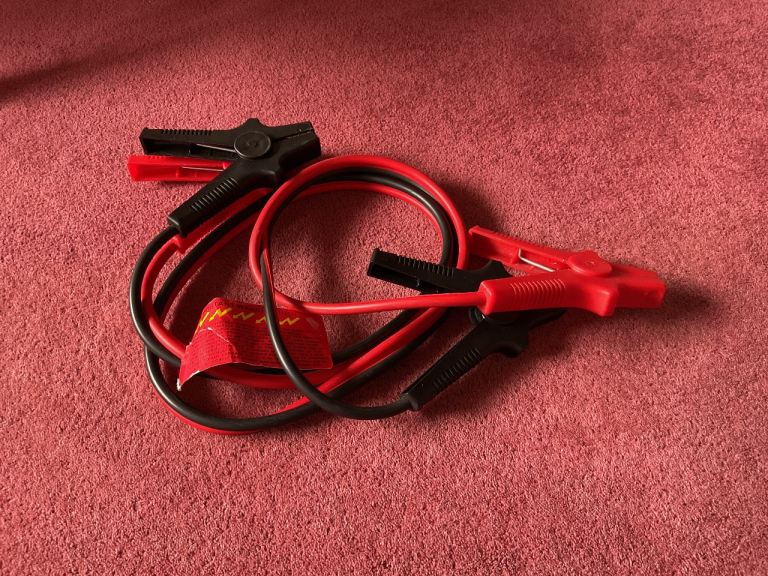 Set of jump leads 