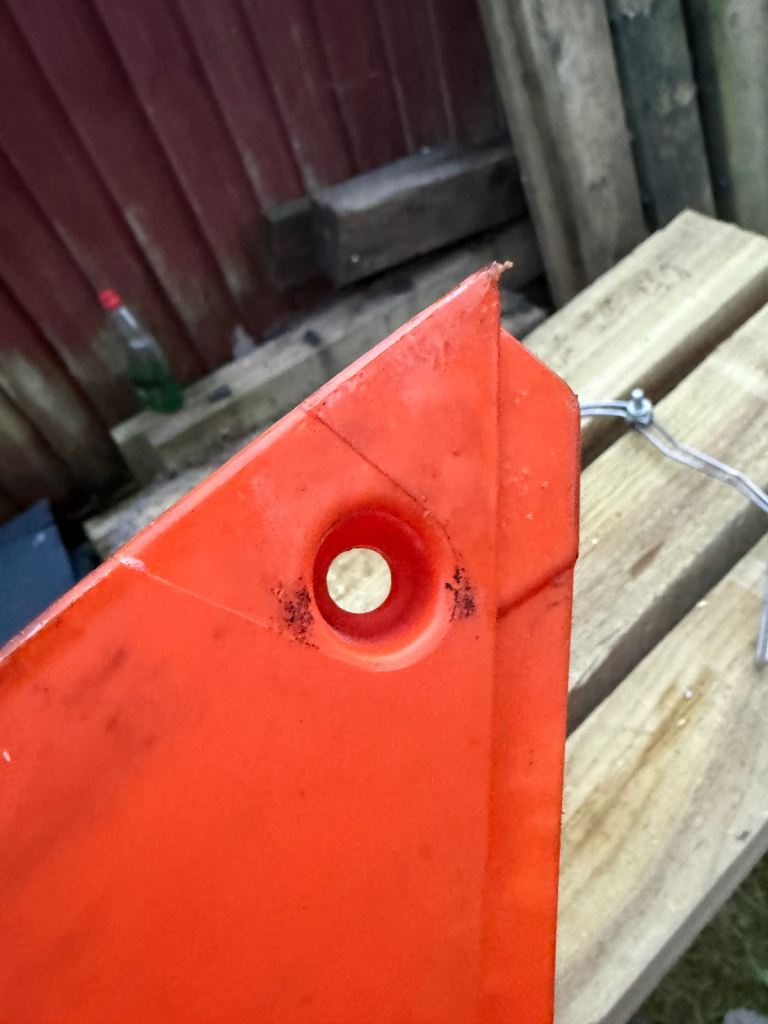 Ktm 2007 125/250/450sx rear fender and air box clasp