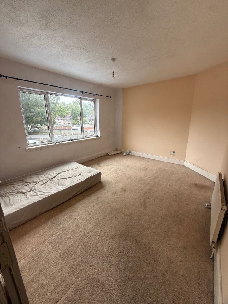 Room in a Shared Flat, Hartfield Crescent, B27