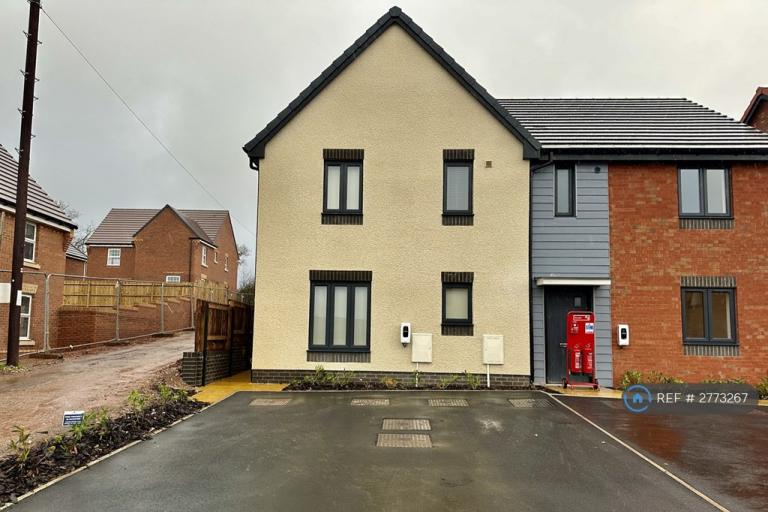 3 bedroom house in Monmouth Drive, Stafford, ST16 (3 bed) (#2773267)