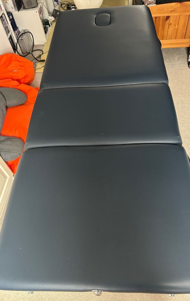 Pura Life therapy / Massage Table Bundle with Stool and Wedge