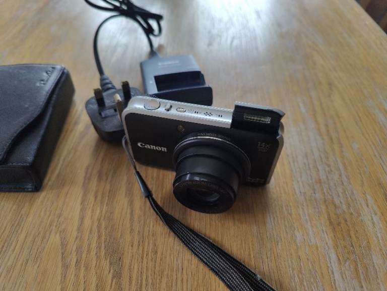 Canon powershot SX210 IS digital camera