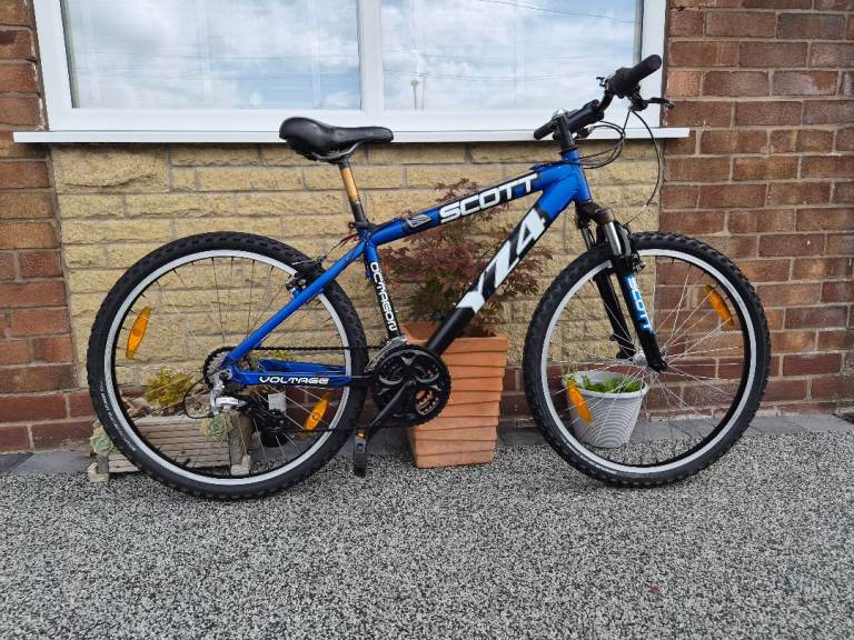 Scott Voltage YZ4 Mountain Bike - Blue, Good Condition