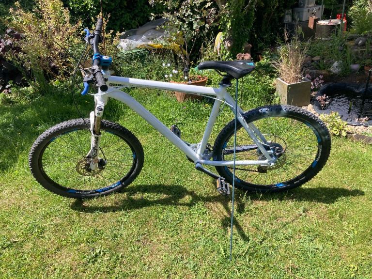 White Mountain Bike - Good Condition, Ready to Go