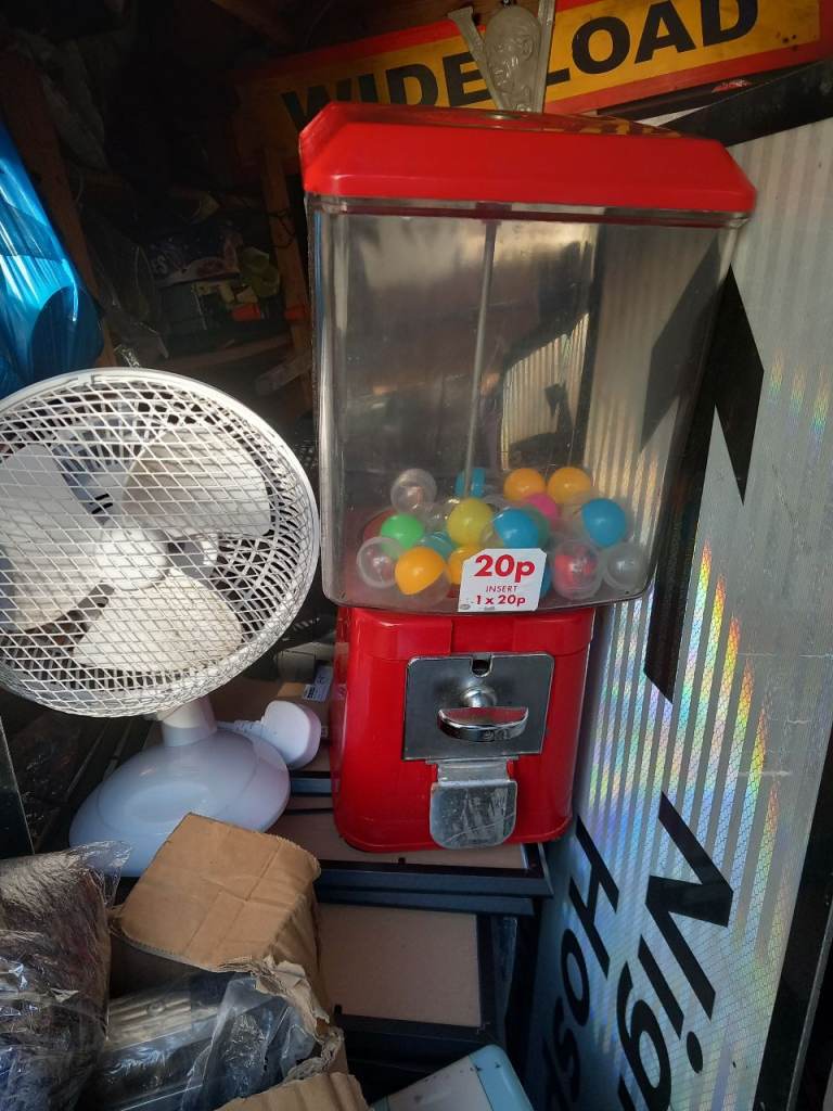 20p Red Gumball Machine with empty Capsules –
