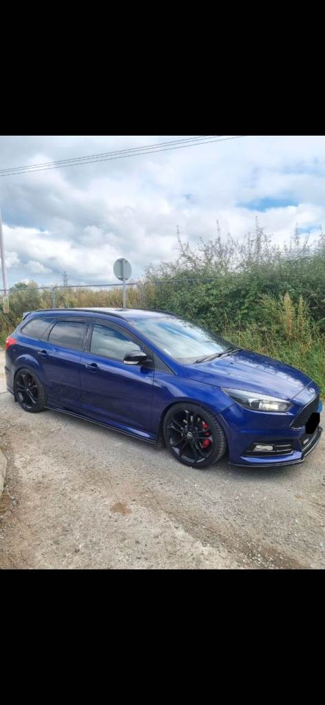 2017 Ford Focus ST3 petrol turbo estate blue