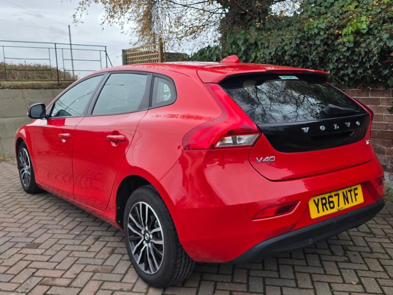 2017 Volvo V40 T2 [122] Momentum 5dr Geartronic HATCHBACK Petrol Automatic