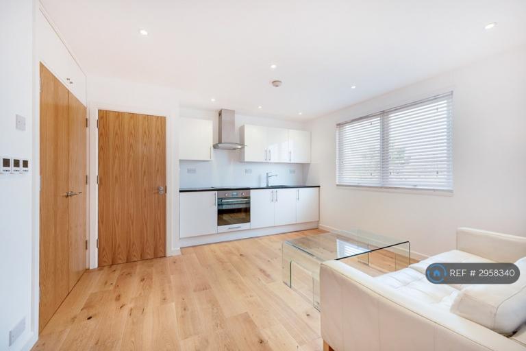 1 bedroom flat in Riffel Road, London, NW2 (1 bed) (#2958340)