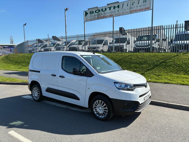 TOYOTA PROACE CITY 1.5 HDI 100PS VAN TWIN DOORS AIR CON CAMERA @ £10995+VAT