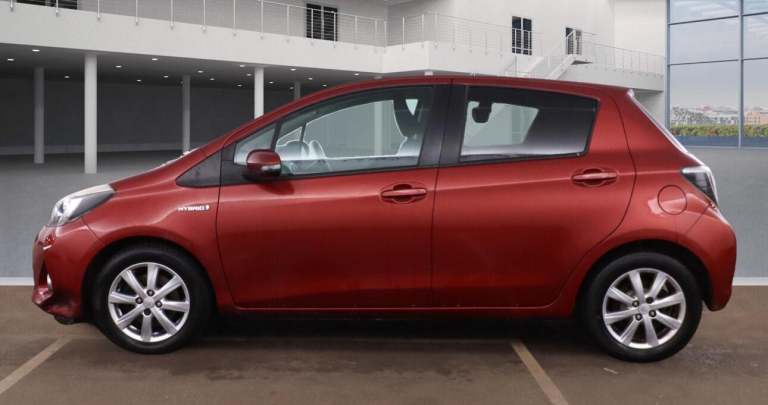 2014 Toyota Yaris 1.5 VVT-h Icon Plus CVT Euro 5 5dr HATCHBACK Petrol/Electric Hybrid Automatic