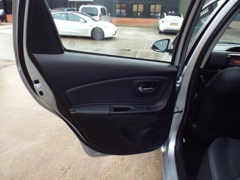  Toyota Yaris 1.33 Dual VVT-i Excel Euro 5 5dr Euro 5 Petrol Manual