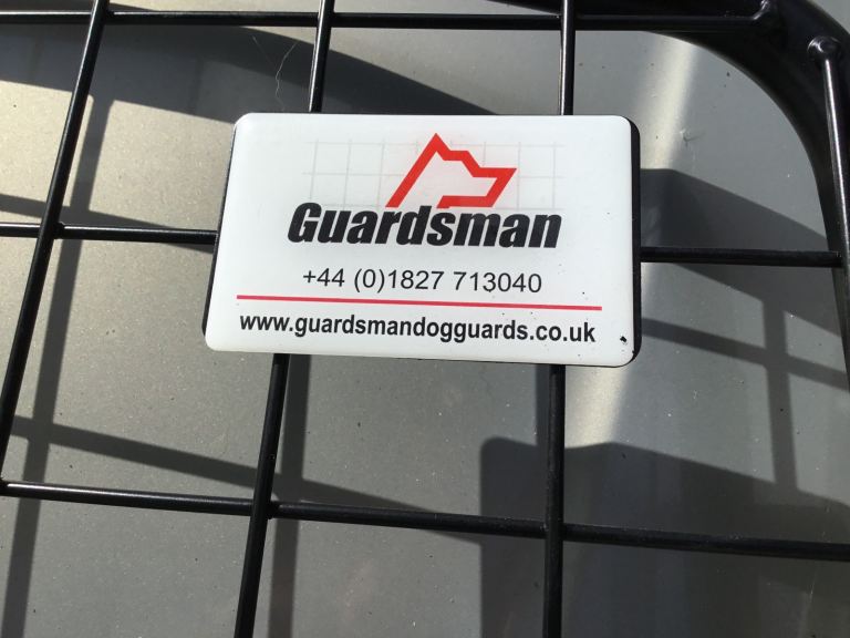 Dog guard Discovery Sport
