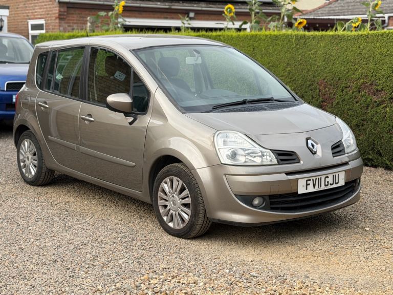 Renault, GRAND MODUS, Hatchback, 2011, Manual, 1461 (cc), 5 doors