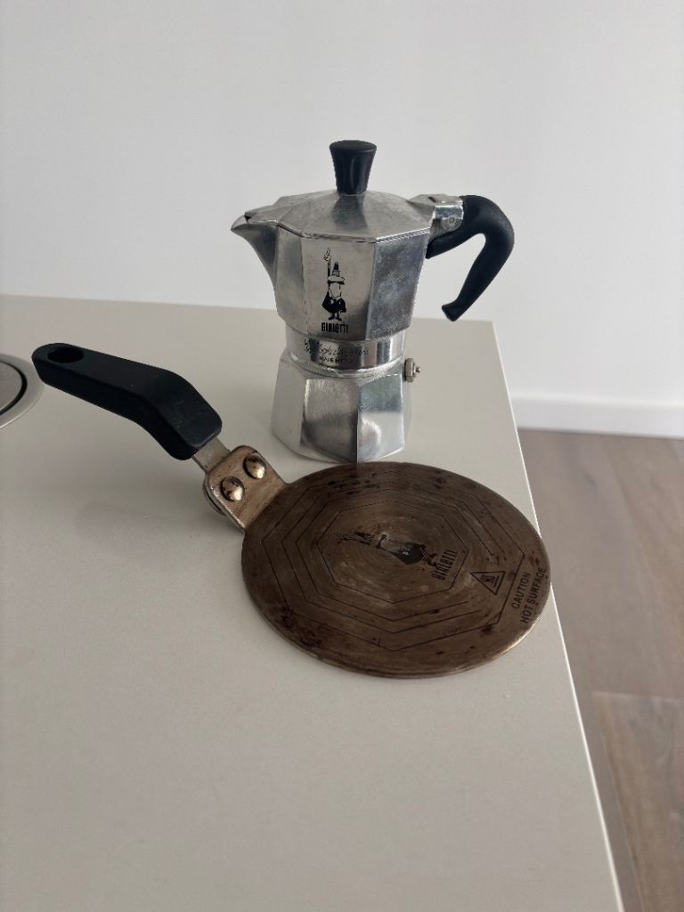 bialetti 2 cup moka express 90ml with induction plate