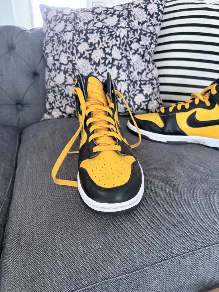 Men’s size 11 Nike duke