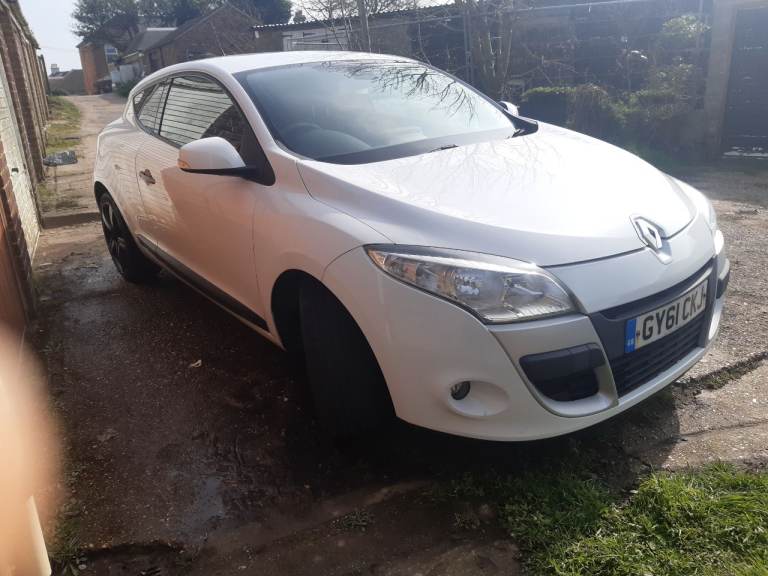 Renault megane dynamic 1.6 vvt white