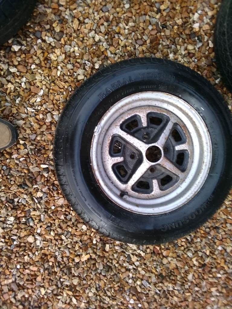 MGB GT Rostyle Wheels and Tyres