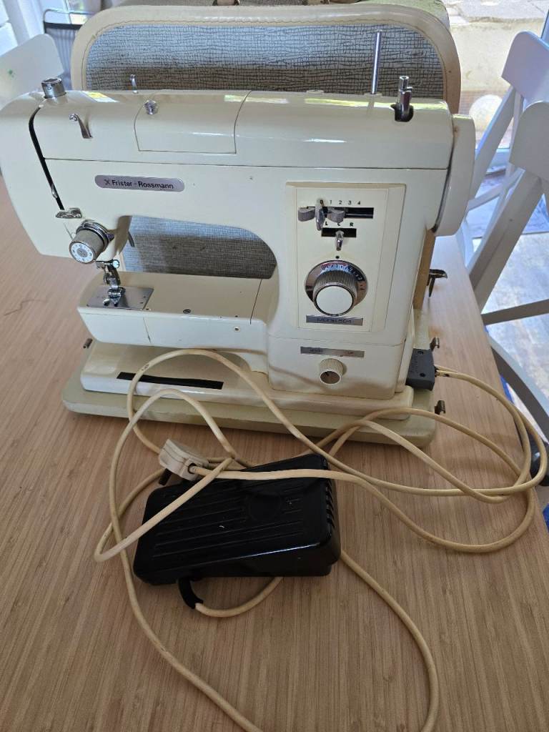 Sewing machine 