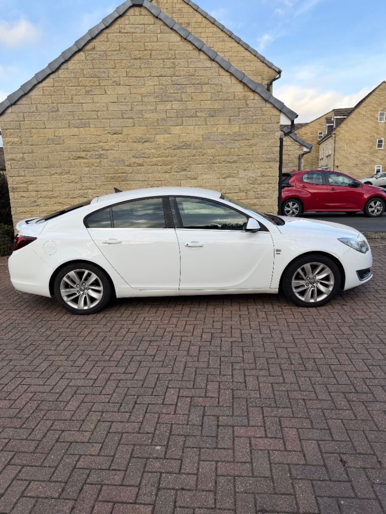 Vauxhall, INSIGNIA, Hatchback, 2015, Manual, 1956 (cc), 5 doors