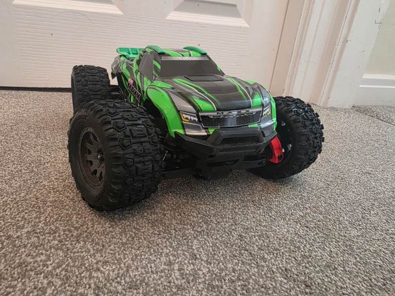 Traxxas Mini Maxx. RTR. Lipos. Charger. Rc Car Truck 