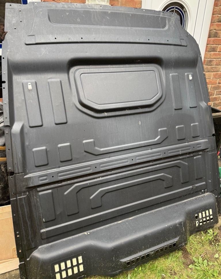 Crafter bulkhead. Complete part with bolts