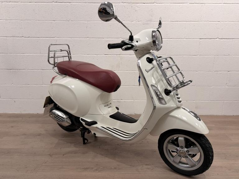 Piaggio Vespa Primavera 125 Learner Legal Scooter 2014'64