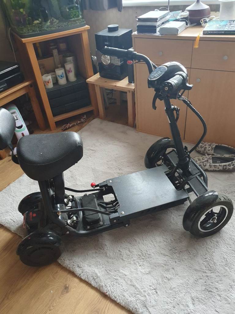 ComfyGO MS3000 Foldable Travel Scooter – Good Used Condition