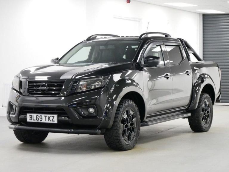 69 NISSAN NAVARA 2.3 DCI 190 BHP N-GAURD 4WD AUTOMATIC