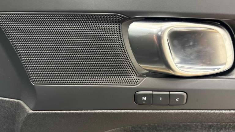 2025 Volvo EC40 Twin Motor 82kWh Plus SUV 5dr Electric Auto AWD (408 ps) ESTATE Electric Automatic