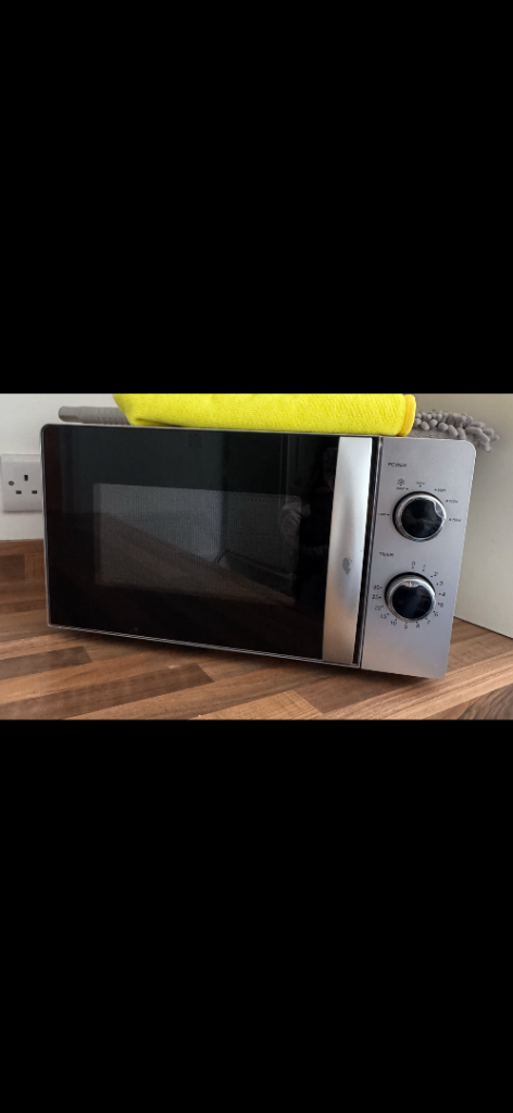 Silver Microwave Oven – Good Condition, Fully Working