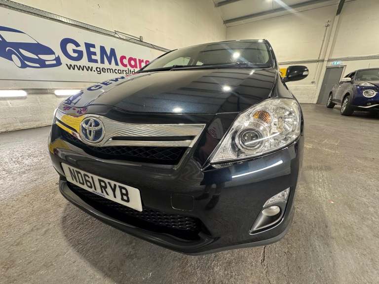 TOYOTA AURIS 1.8 VVT-h T4 2012