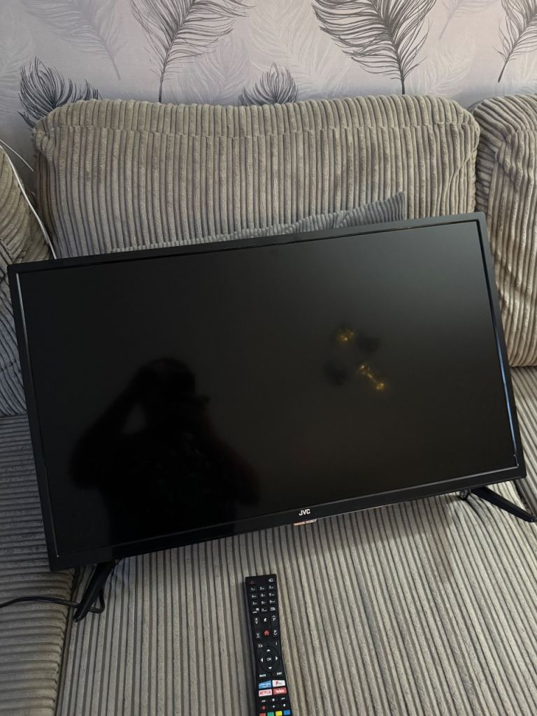 Jvc 32 inch smart TV worked perfect with remote 