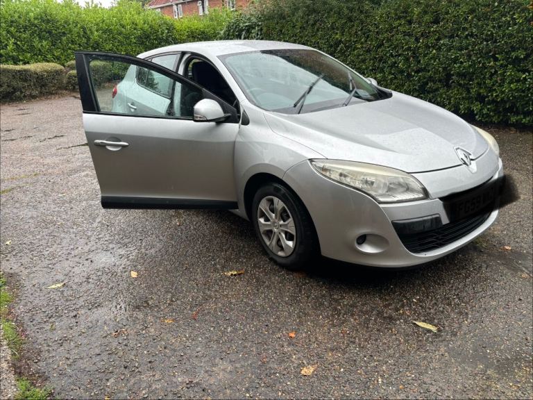 Renault, MEGANE, Hatchback, 2010, Manual, 1598 (cc), 5 doors