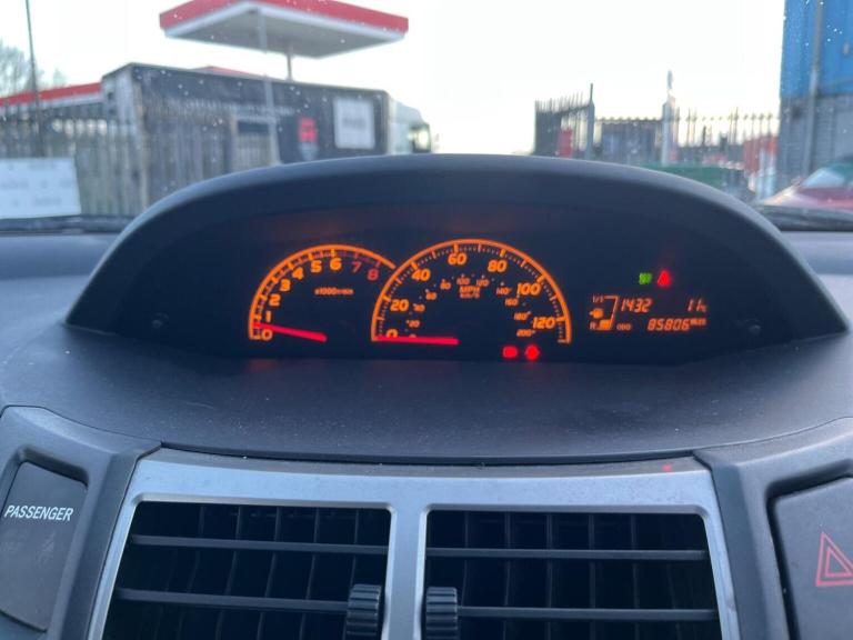 TOYOTA YARIS 1.33 Dual VVT-i TR Euro 4 (s/s) 5dr 2010